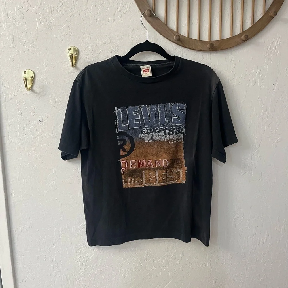 Vintage 90s Levi’s Medium Single Stitch Black Logo Graphic T-Shirt - Picture 2 of 11